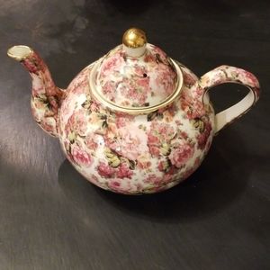 Formalities by Baum Bros Teapot
